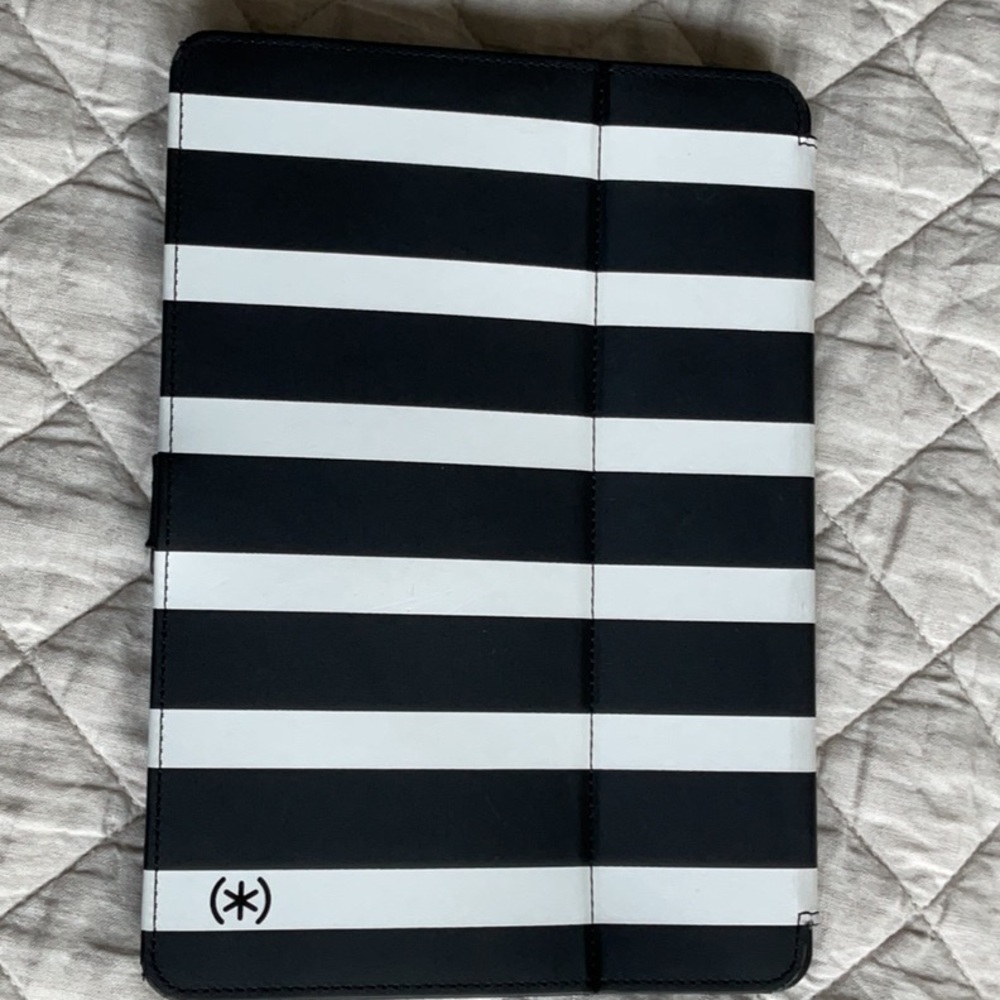 Speck I-pad case. gently used